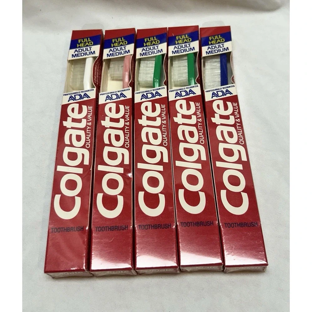 VTG Colgate Full Head Adult Medium Toothbrushes New Lot Of Five